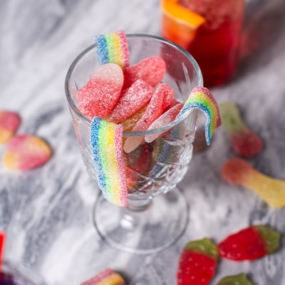 Verschiedene Süßigkeiten in einem Glas
